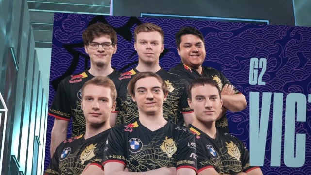 詹姆斯失绝平三分 湖人惜败黄蜂.